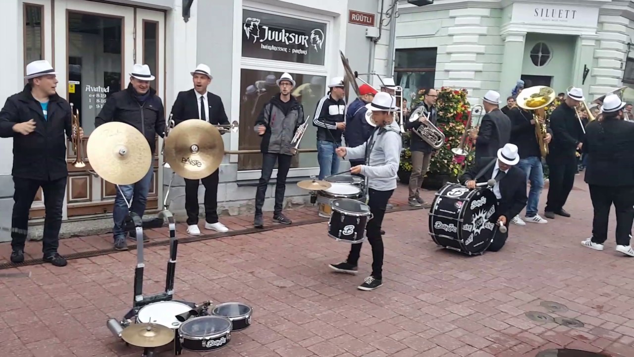 Band called Bieranjas in city center Pärnu