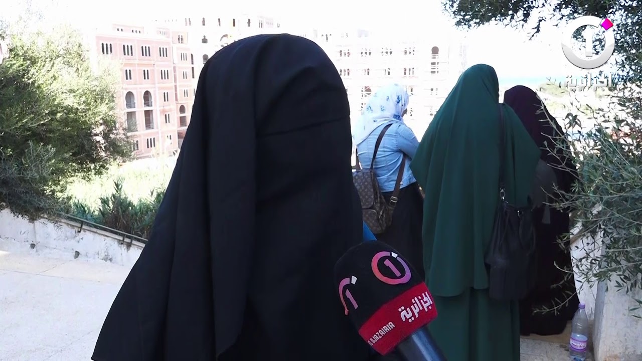 النقاب ... قطعة القماش التي صنعت الجدل