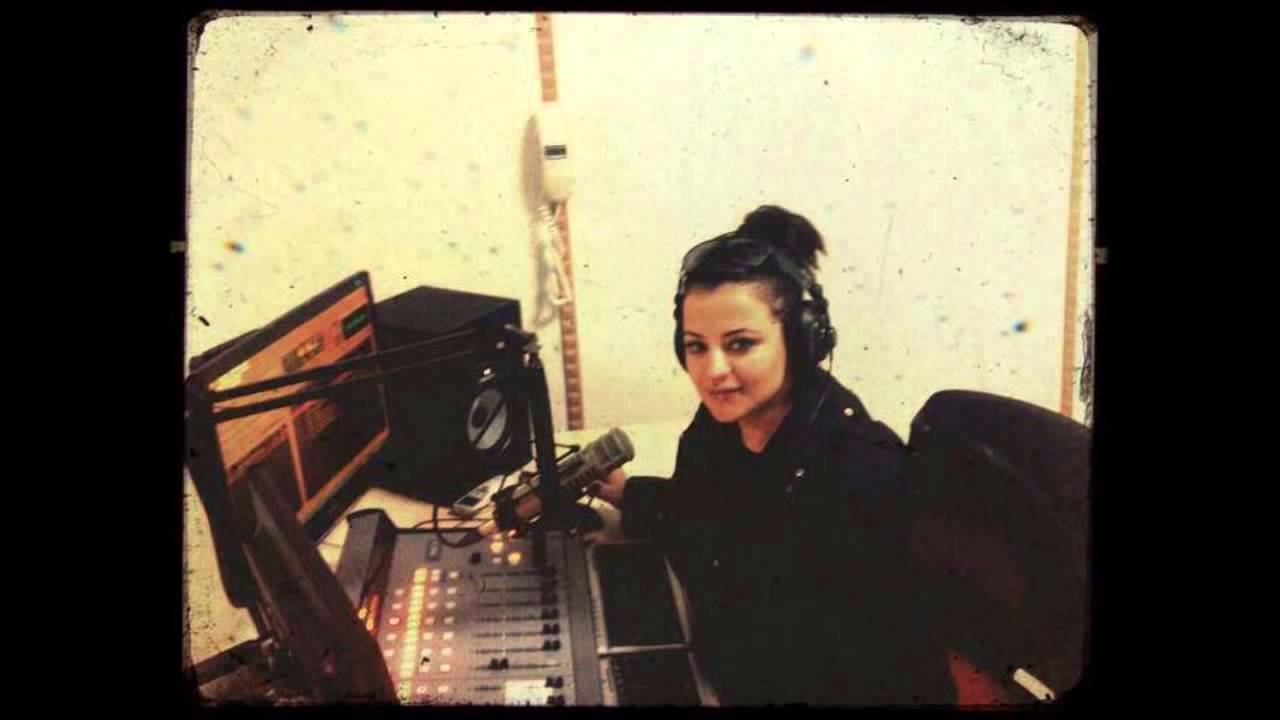 ELİNİ TUTMASAM GÜNÜM GECMİYOR