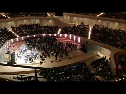 Elbphilharmonie Hamburg „Stadtlied“ - Tingëllon Teli i Çiftelisë -Hava Bekteshi (25.05.2019)