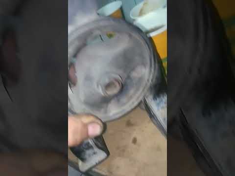سبب عدم خبره بعض الفنيين تركيب قاعده اوكرسي للسياره تسببت في زنه