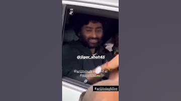 Arijit Singh dada signatures