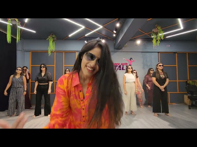 Kala Chashma/ Dance Cover/ Flashmob dance/ Haldi Flashmob/ Sangeet Choreography/Mitali's Dance/Easy class=