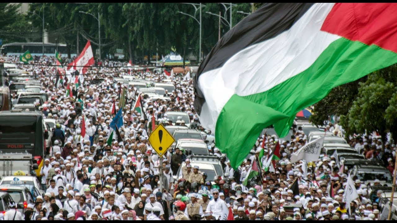 Minister, Anies join thousands in rally to support Palestine