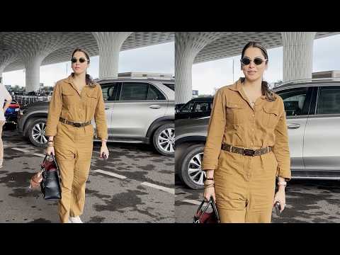 Isha Kopikar Spotted At Airport