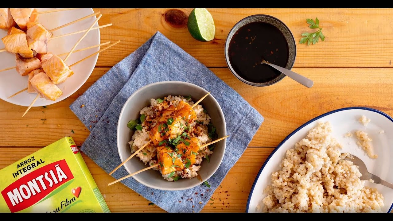 Arroz integral con salmón y salsa teriyaki