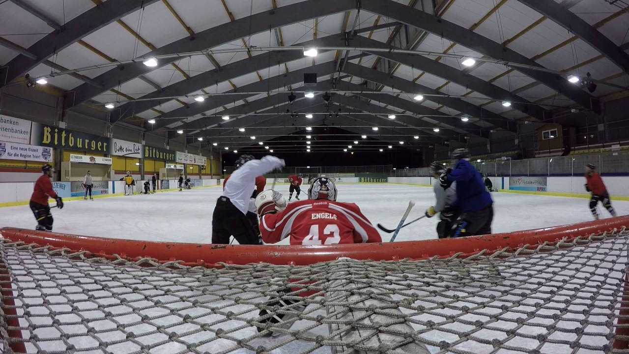 volksfreund shop Bitburger Eishockeyspieler: Eifel-Mosel Bären beim Training