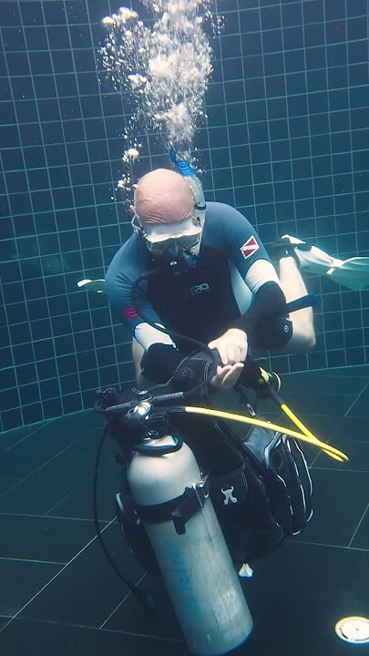 PADI IDC Skill Circuit: Equipment Removal & Replacement Demonstration | #shorts #scubadiving