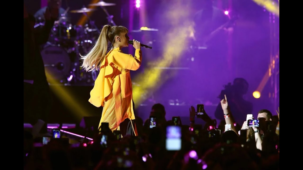 Ariana Grande - Everyday en Live au iHeartRadio Music Festival