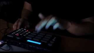 MPC500 IN THE LAB BEATMAKING SESSION (DKSTBEATS - SOUL GENERATOR)