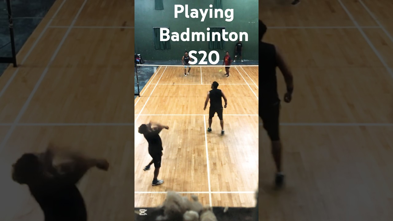 Playing badminton S20 🔥🥶🏸 