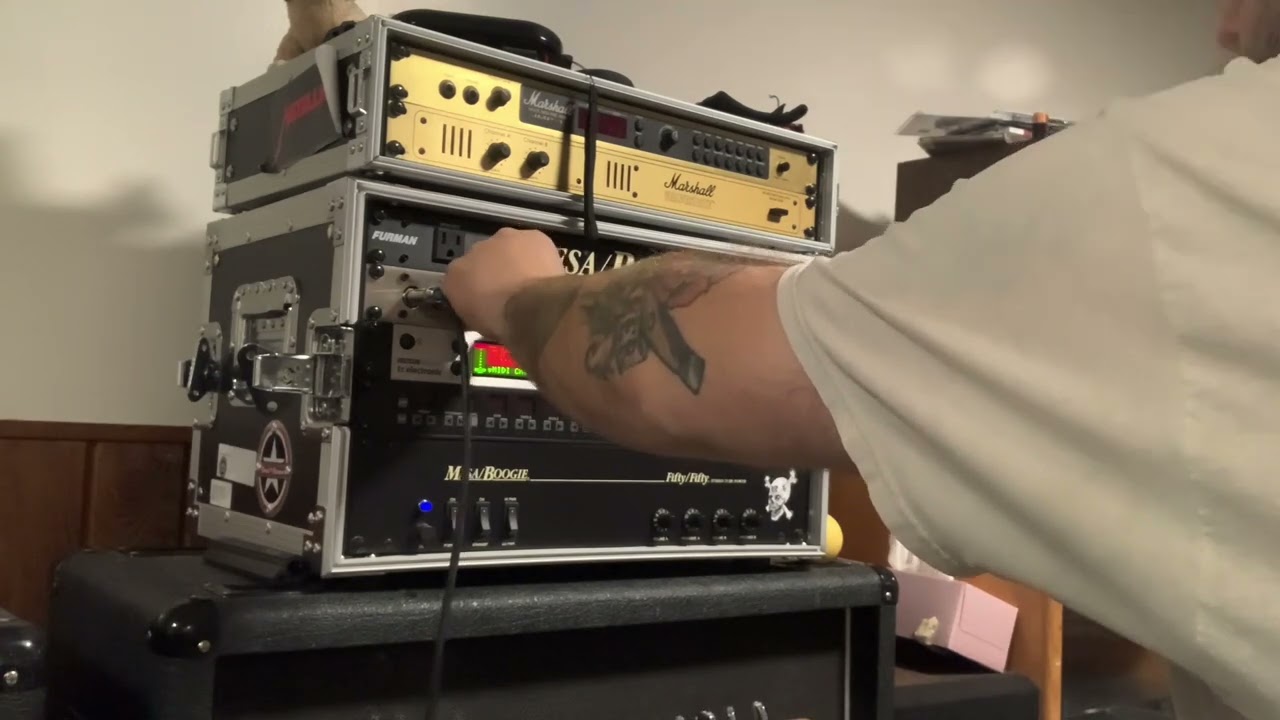 A little demo of the MESA BOOGIE V-twin Rack Gen #1
