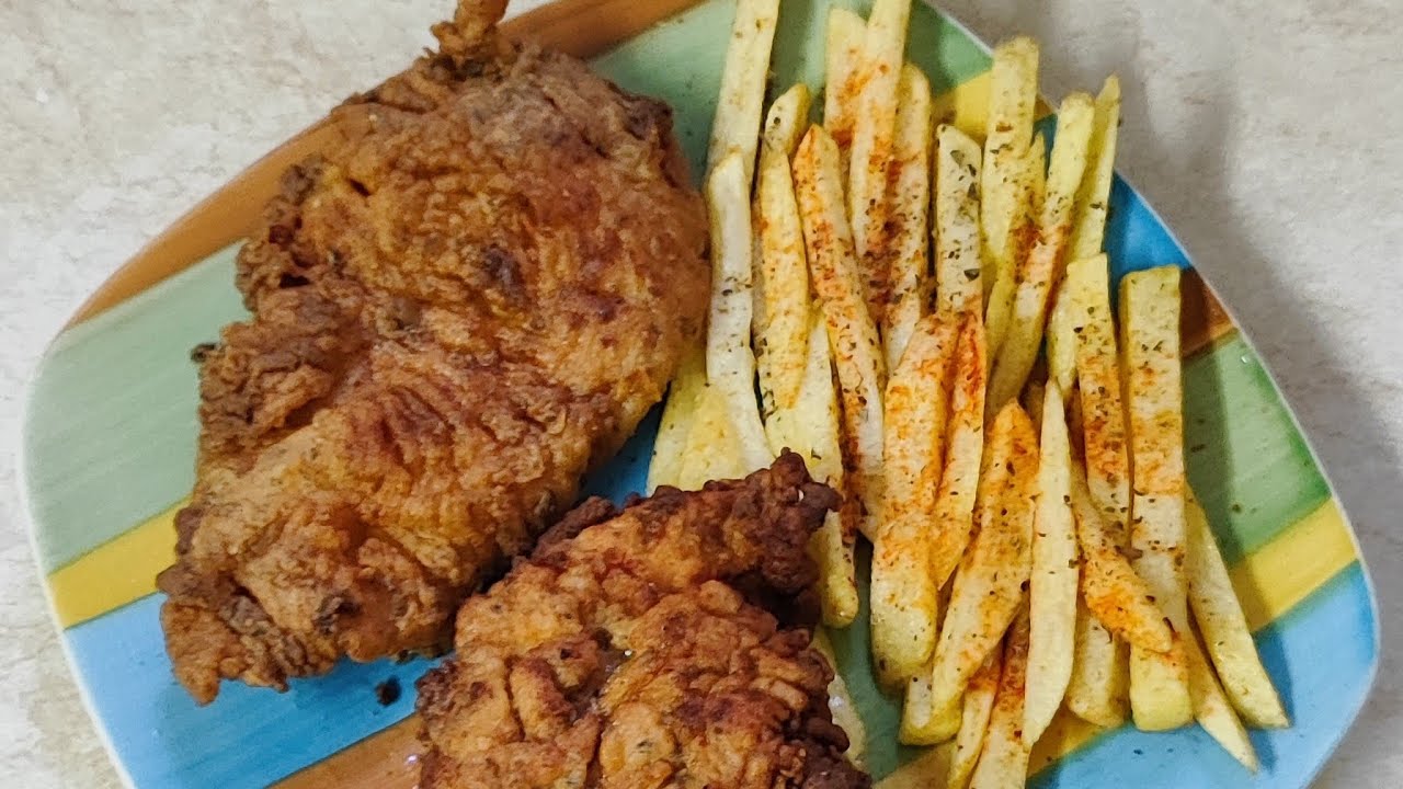 Τραγανοτατο κοτόπουλο τηγανητό με μπαχαρικά και αλεύρι ❤️