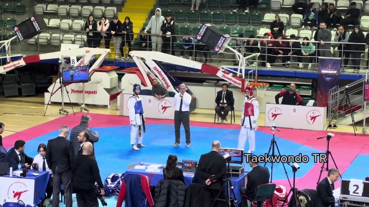 Yusuf badem (Urfa) 🔵 Görkem Polat (İstanbul)🔴58kg quarterfinal 2024 büyükler Taekwondo şampiyonası