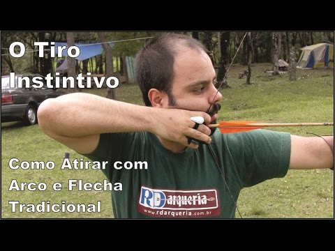 Vídeo: Como Atirar Um Arco