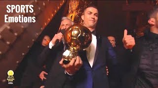 ENORME Cristiano Ronaldo reçoit le Ballon d'Or 2017 sur la Tour Eiffel - Palmarès complet