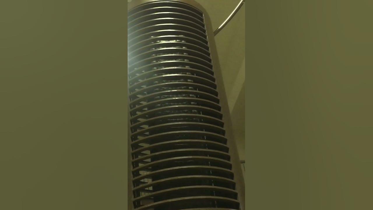 Strange buzzing speaker at Volzhskaya station YouTube