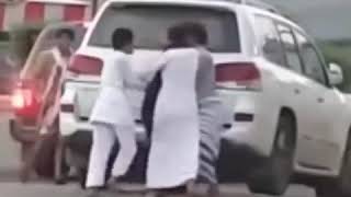 اقوى مضاربة بين اليمني و السعودي سمعها