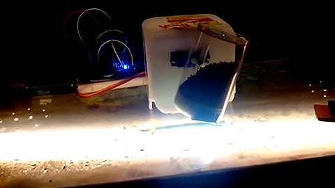 Distributore di cibo per pesci fatto con Arduino