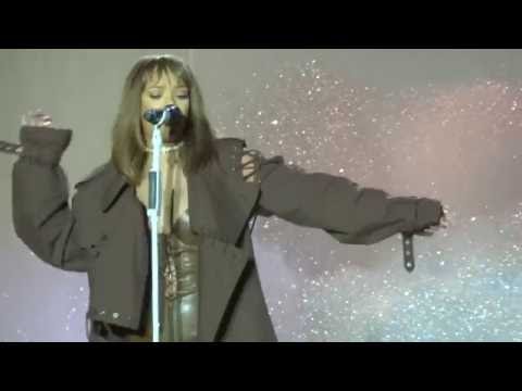 Rihanna - Kiss