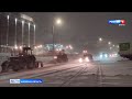 В Кирове снегоуборочной технике помогают патрульные машины ГИБДД и наряды ДПС (ГТРК Вятка)
