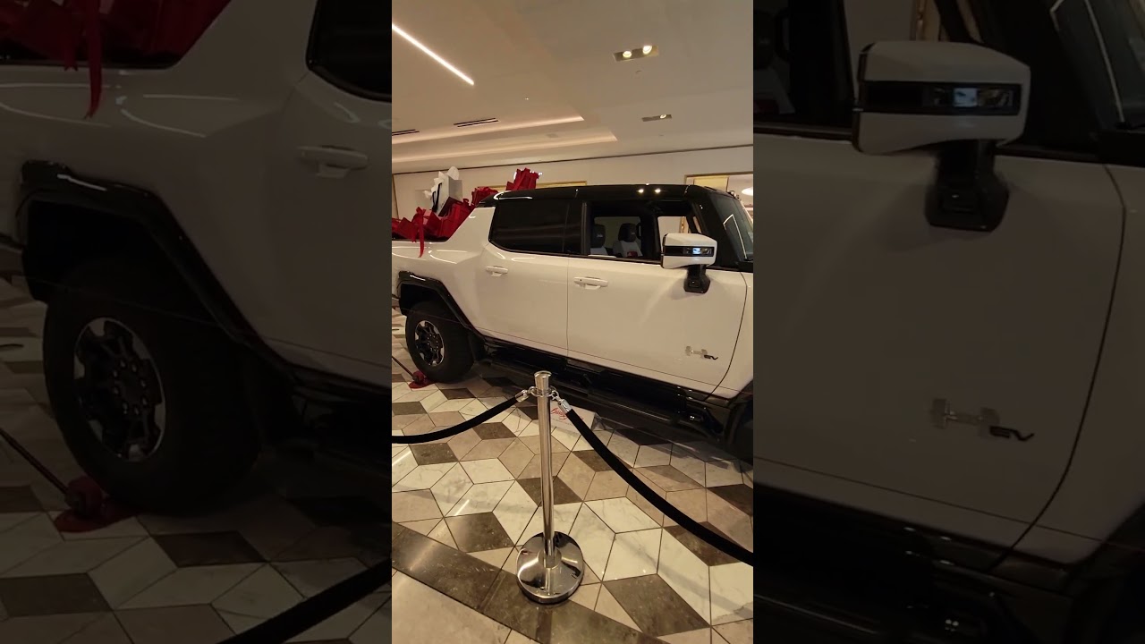 This Hummer EV Is Giant And Pointless, And I Love It 
