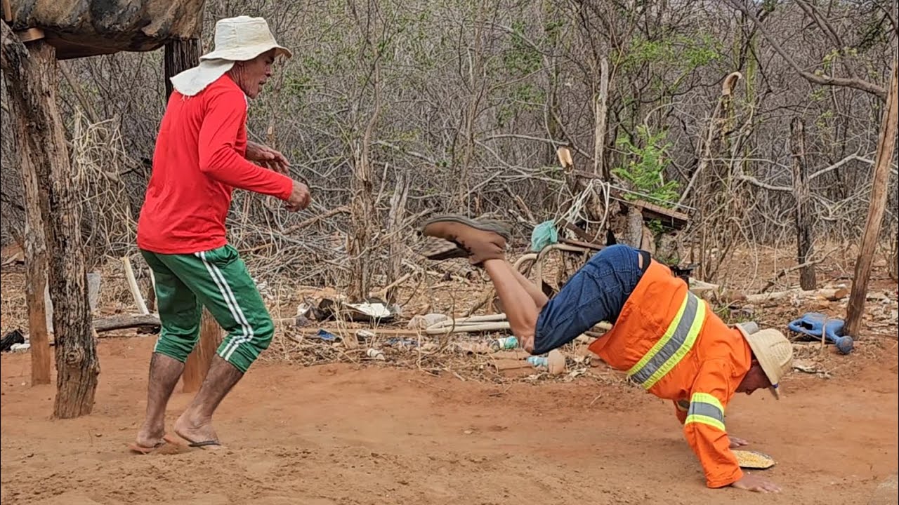 Seu mane ta dando coice igual cavalo #viralvideo#humor  #memes #comedy 