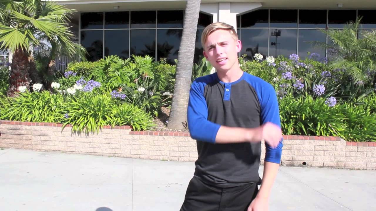 hills have eyes Mr. Dolphin 2014
