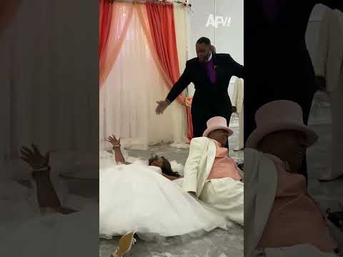 They fell for each other... literally! 😂 #wedding #fail #afv 1 They fell for each other... literally! 😂 #wedding #fail #afv