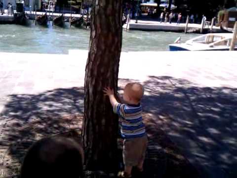 Toren playing in square in Venice