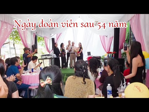 ( 3081 ) Cuộc đoàn viên sau 54 năm. Gặp lại Cha như 1 giấc mơ. Xin chúc mừng.