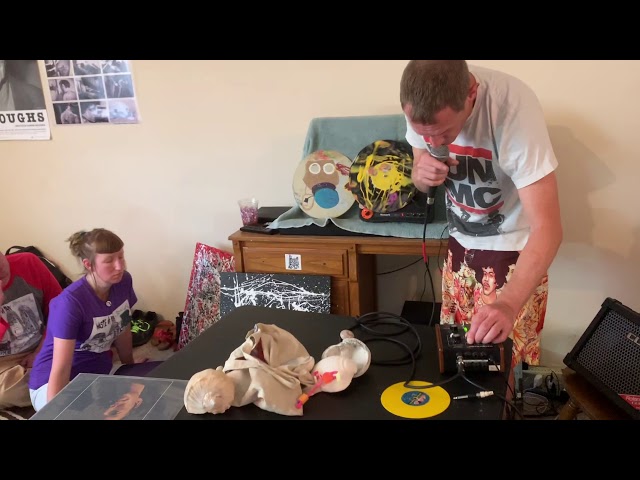 Fiver's Stereo at Apartment Music 34