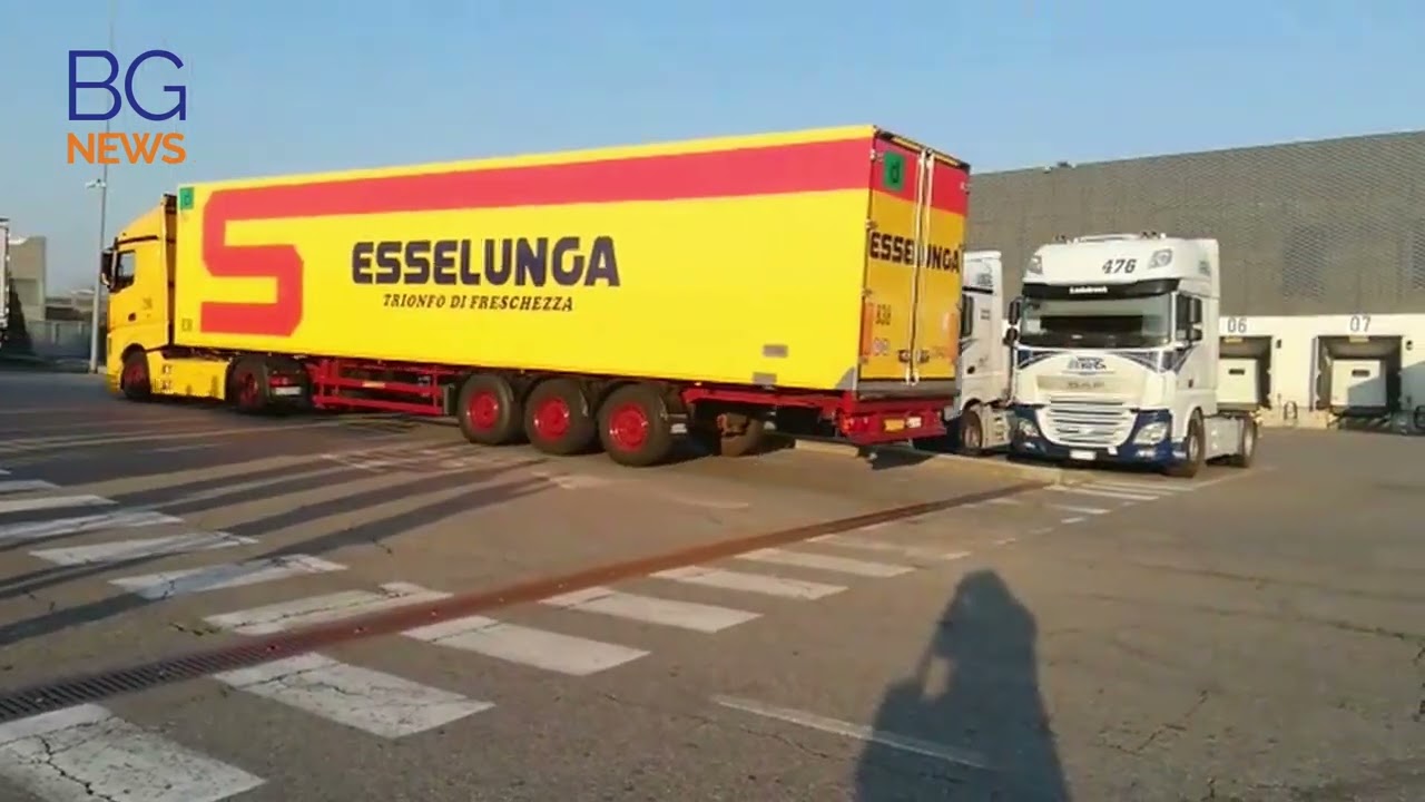 Sette tir dall'Italtrans di Calcinate diretti in Romania per i profughi ucraini