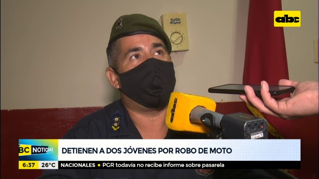 Detienen a dos jóvenes por robo de motocicleta