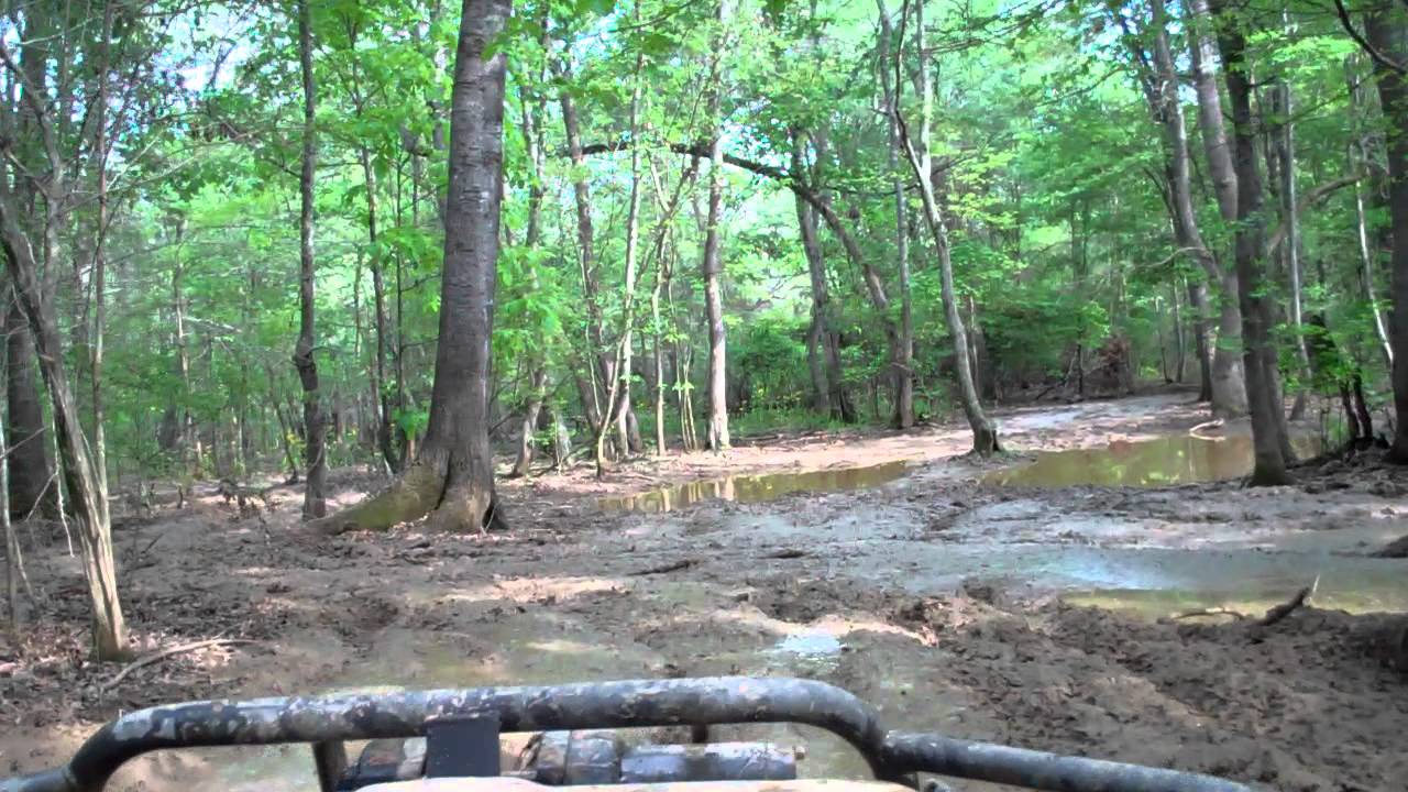 Argo 6x6 with Adair tracks in nasty mud at the Highlifter Mud Nationals