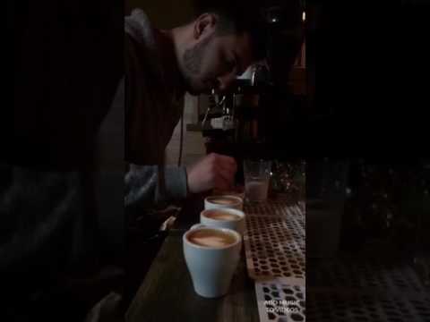 Dinis caffe Barista