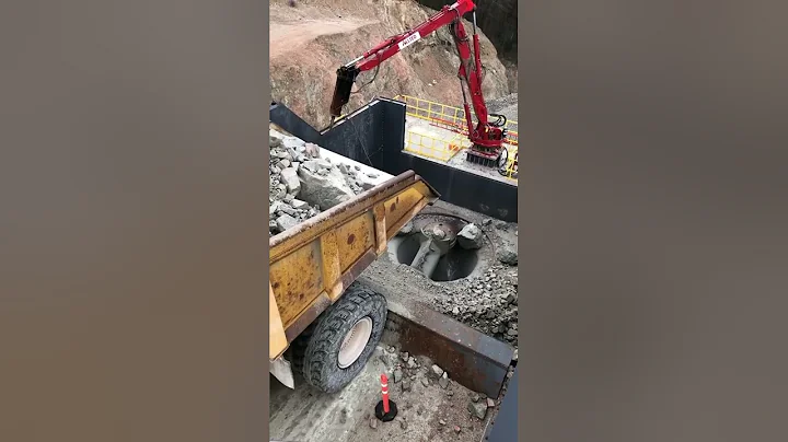 775G Off-Highway Trucks | Cat | Caterpillar