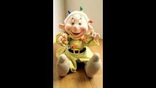 Disney Snow White Seven Dwarfs Dopey Musical Christmas Plush