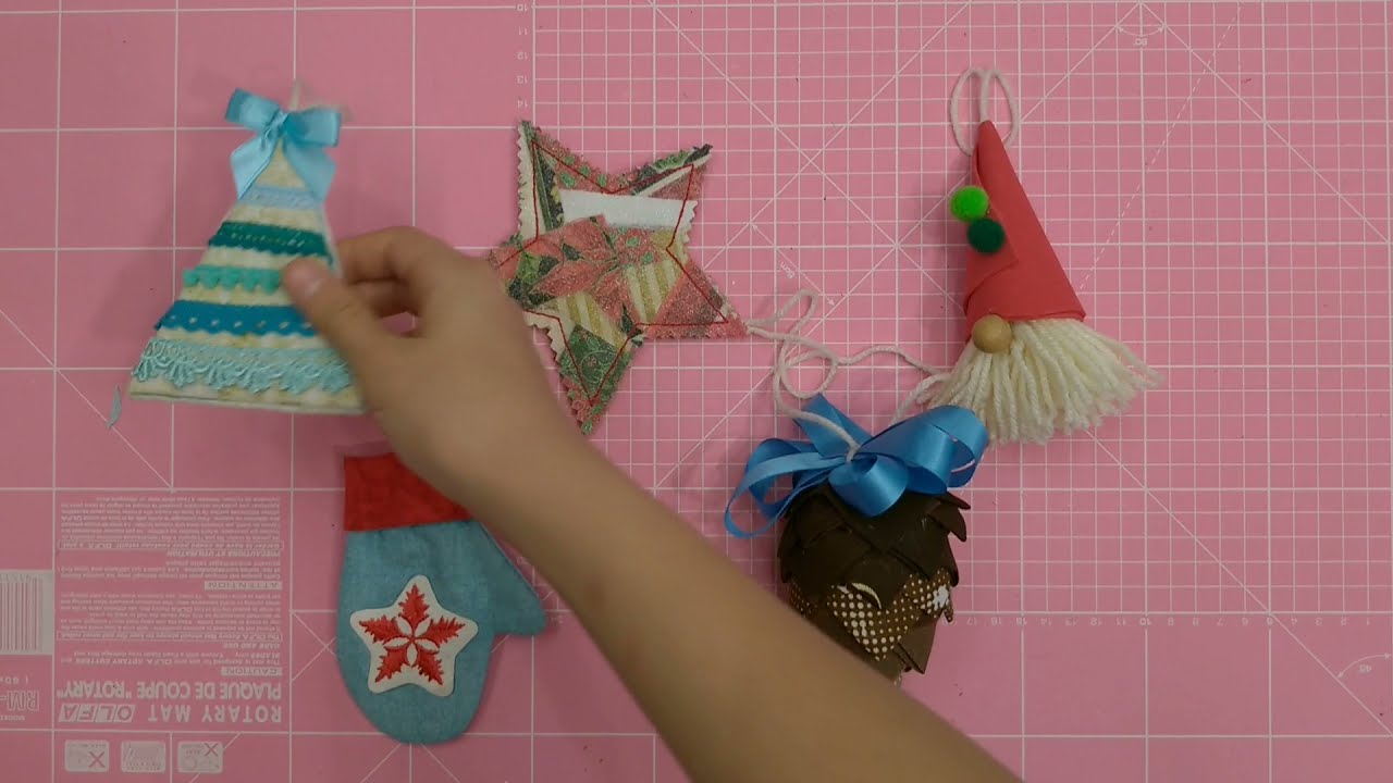 Сын в восторге от того, что получилось! Делаем ёлочные игрушки вместе с детьми. Новогодние поделки.