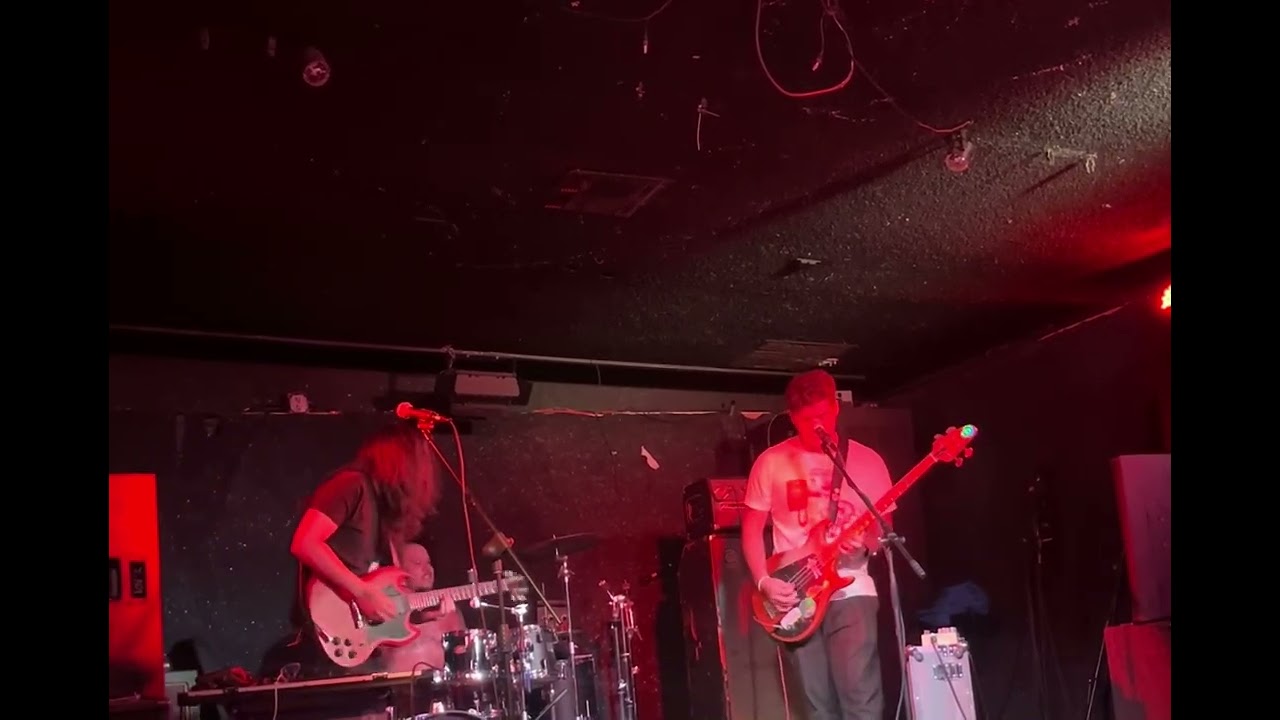 Obejrzyj Year of the Dead Bird - Mind Detergent live at the Bancroft Bar, San Diego w YouTube Obejrzyj Year of the Dead Bird - Mind Detergent live at the Bancroft Bar, San Diego w YouTube