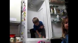 Семья Бровченко. Со скольки лет ребенку можно доверить мытье холодильника? Семья Бровченко. Со скольки лет ребенку можно доверить мытье холодильника?