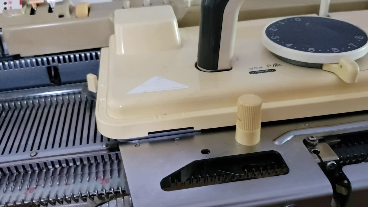 Máquina 326 Singer trabalhando com carro verão lanofix LC 2