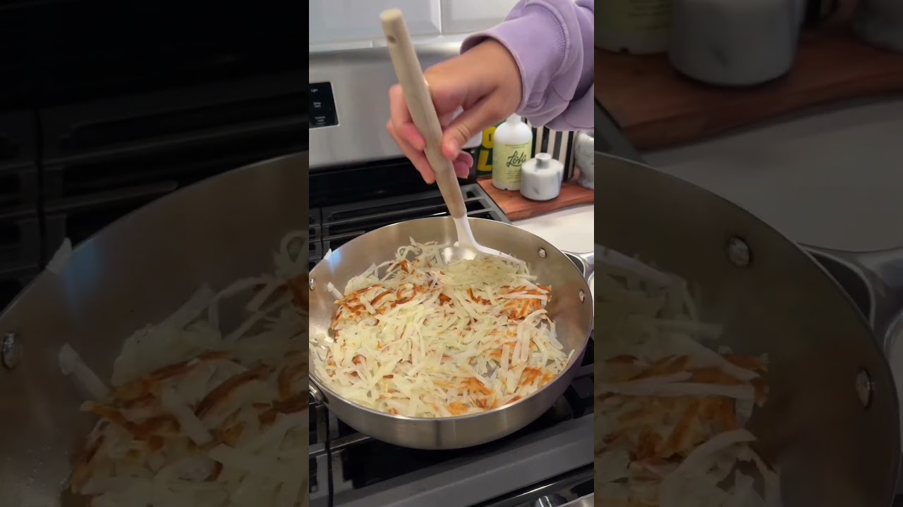 RESTAURANT STYLE CHEESY CRISPY HASHBROWNS