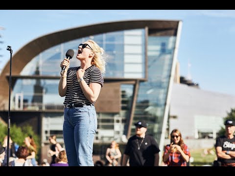 Singa Open Air Karaoke - A gigantic singing event using the biggest outdoor screen in the Nordics