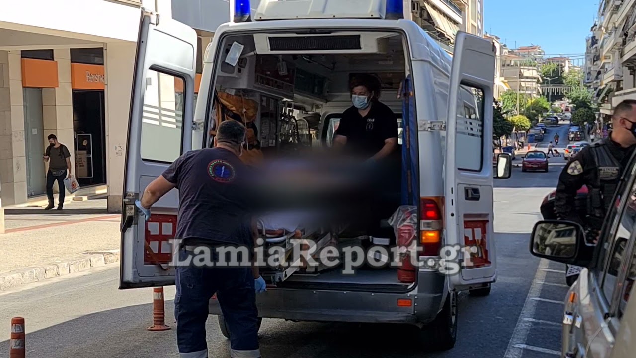 LamiaReport.gr: Χαρακώθηκε στο σώμα & στα χέρια με ξυράφι - Έτρεχε με τα αίματα στο κέντρο της πόλης
