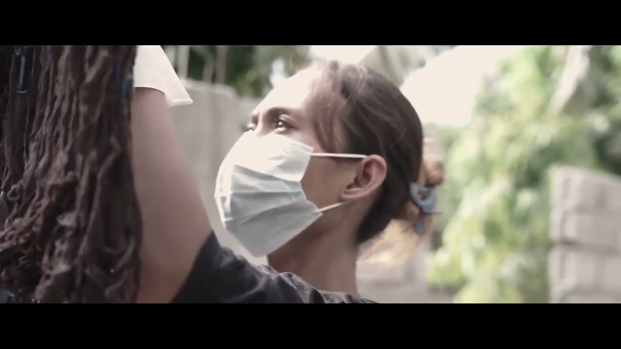 Pembuatan Kain Tenun Ikat Sumba