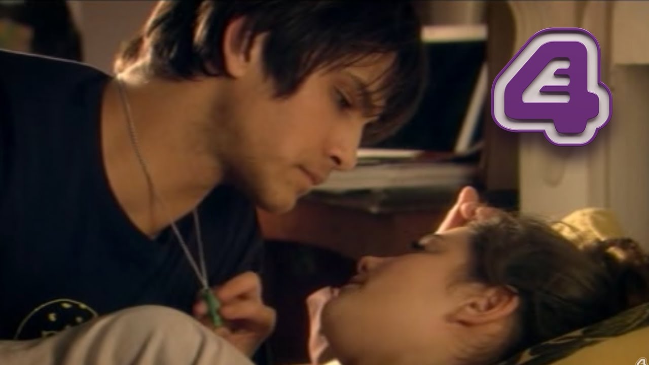Skins | Effy Opens Up To Freddie About Her Treatment - YouTube