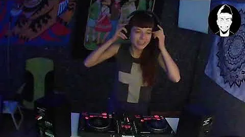 URBATUREZ SESSIONS #7 ANDREA GORE (THUNDERDOME DJ ...