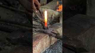 The Art of Nail Making | Traditional Blacksmithing🔨🇺🇸 #blacksmithing #metalwork #satisfying #asmr