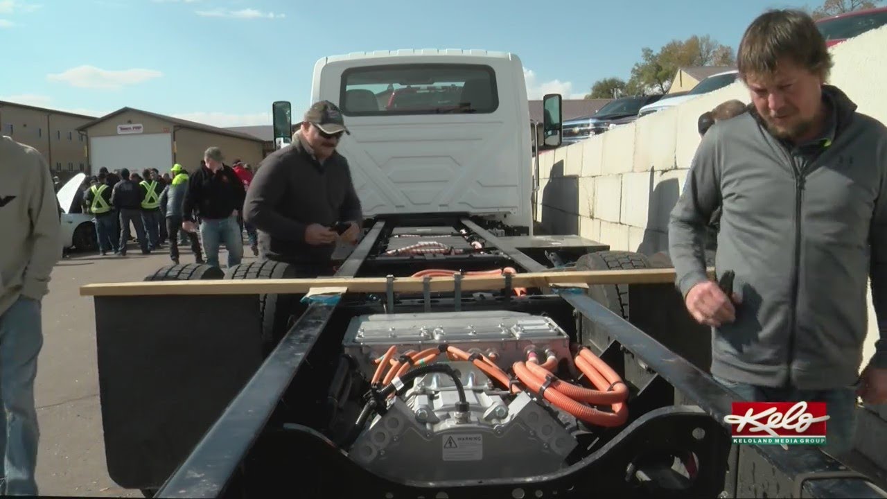 First responders get first look at electric car crash dangers YouTube